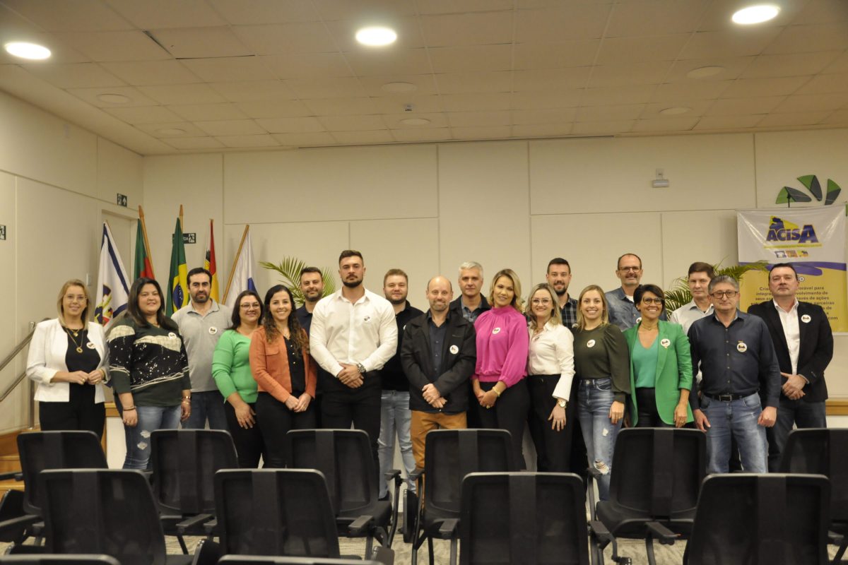 Empossada nova diretoria da ACISA
