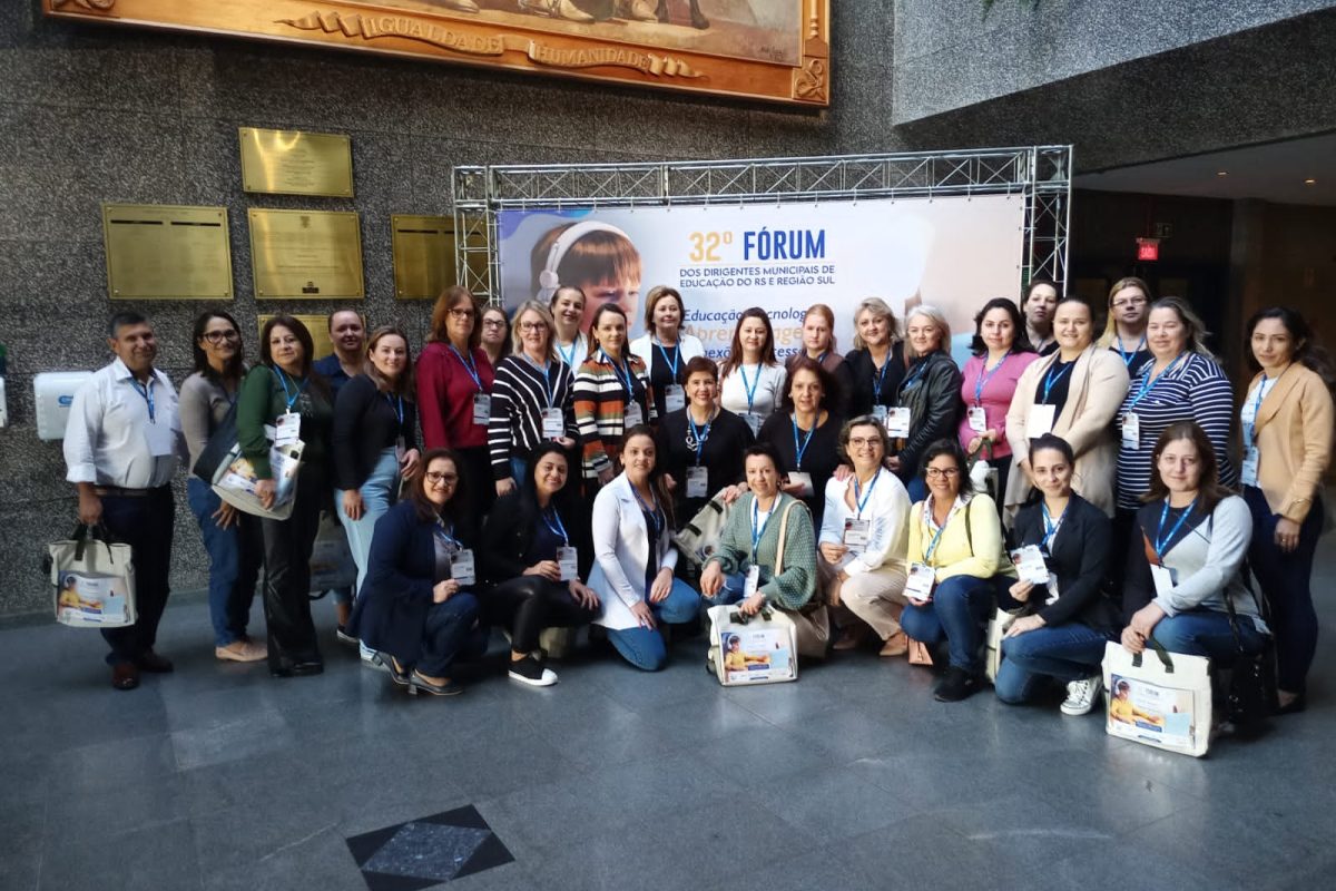 Diretoria do Conseme/Undime/Amuceleiro participa do XXXII Fórum dos Dirigentes Municipais de Educação do RS e Região Sul, em Porto Alegre