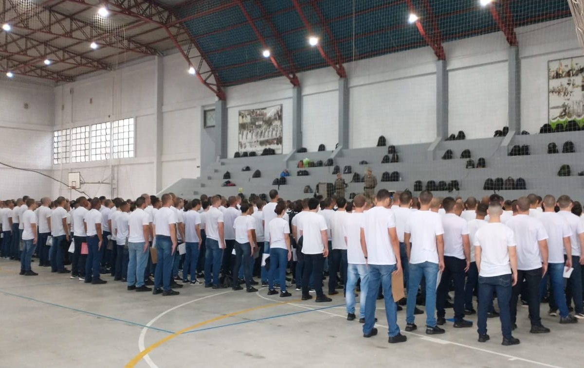 702 policiais militares iniciam curso de formação no RS