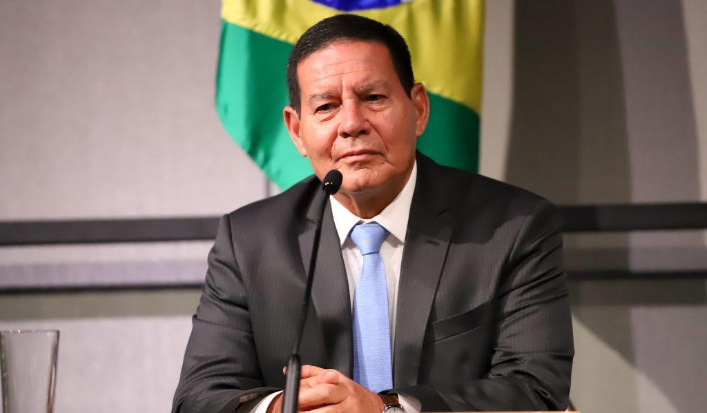 Hamilton Mourão é eleito senador do RS