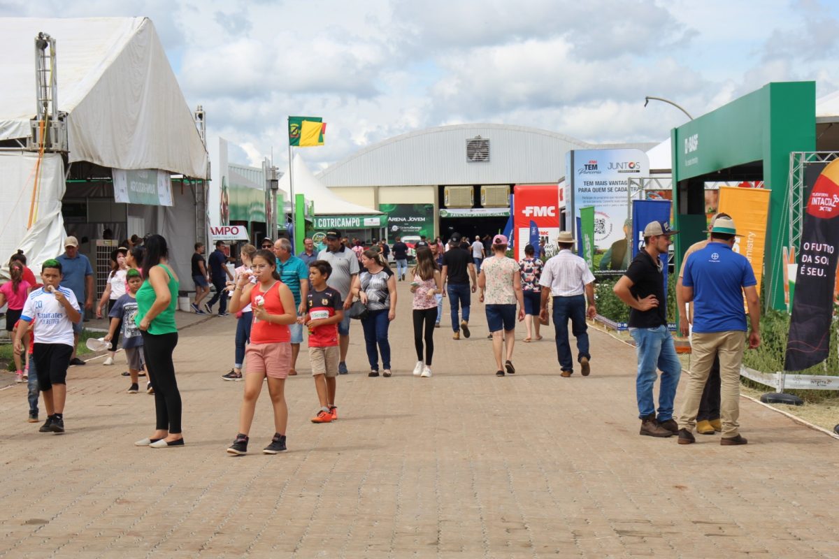 Mais de 8 mil pessoas passaram pelo parque da Cotricampo no 1º dia da 7ª Expoagro