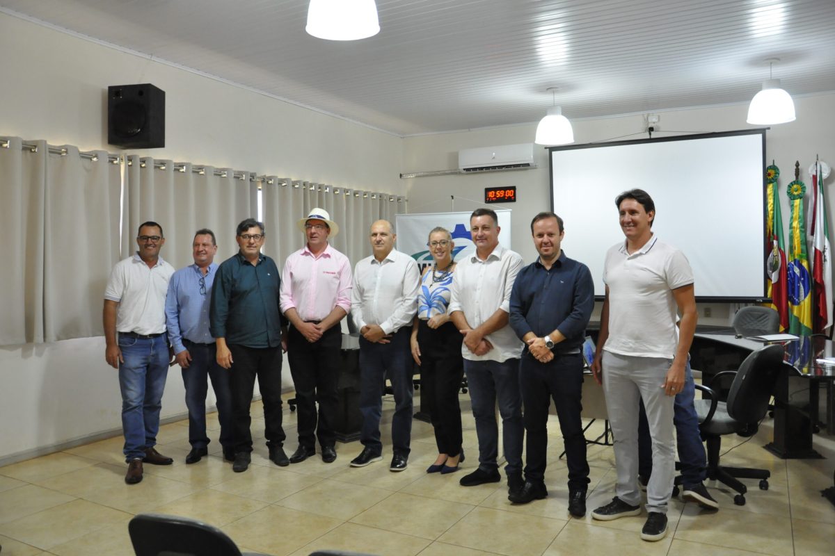 FEICORÁ: Assembleia dos prefeitos da Amuceleiro discute demandas importantes