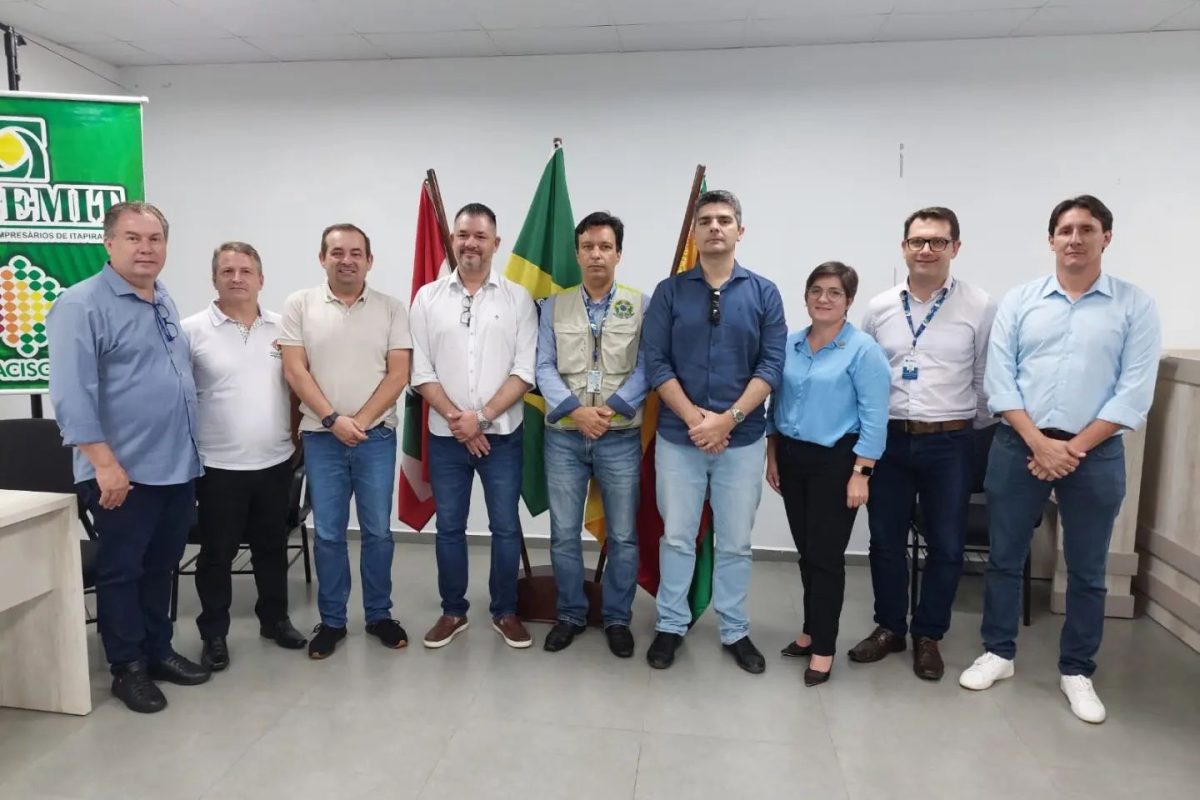 Reunião trata do projeto da ponte sobre o Rio Uruguai