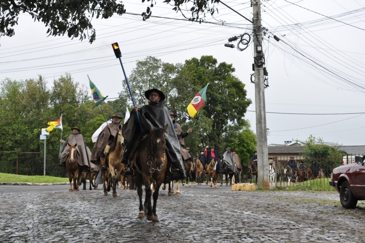 Cerimônia marca a abertura dos Festejos Farroupilhas em Santo Augusto