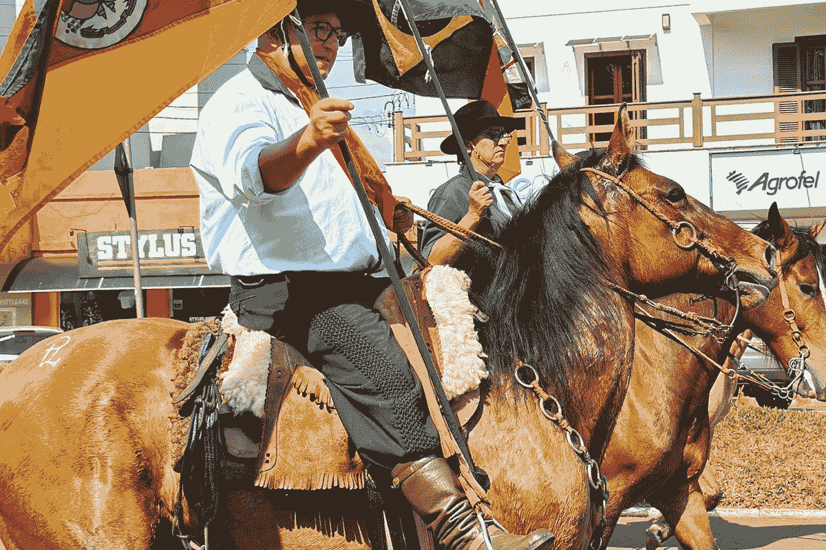 Desfile Farroupilha de Santo Augusto aconteceu neste sábado (23)
