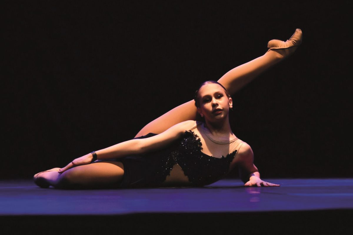 Julia Schraiber é premiada como a melhor Bailarina da 18ª edição do SAED