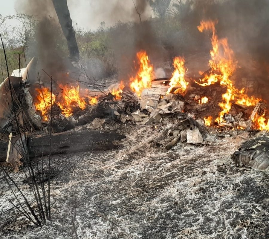 Avião de pequeno porte cai em Mato Grosso