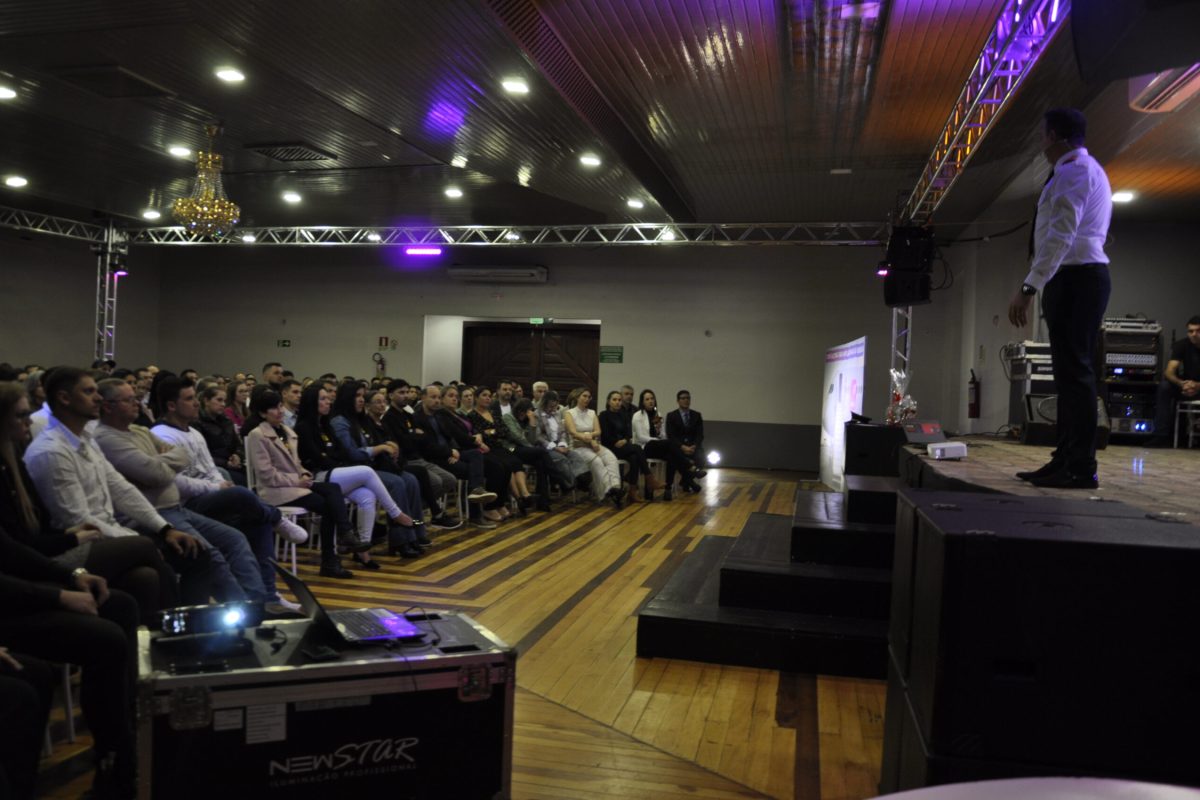Show Decola vendas: palestra de Sandro Libardoni em Santo Augusto