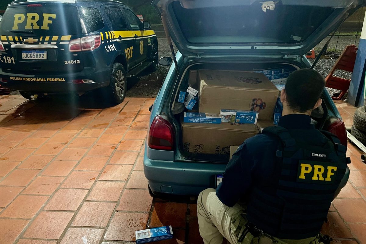 PRF apreende carga de cigarros paraguaios e vinhos contrabandeados