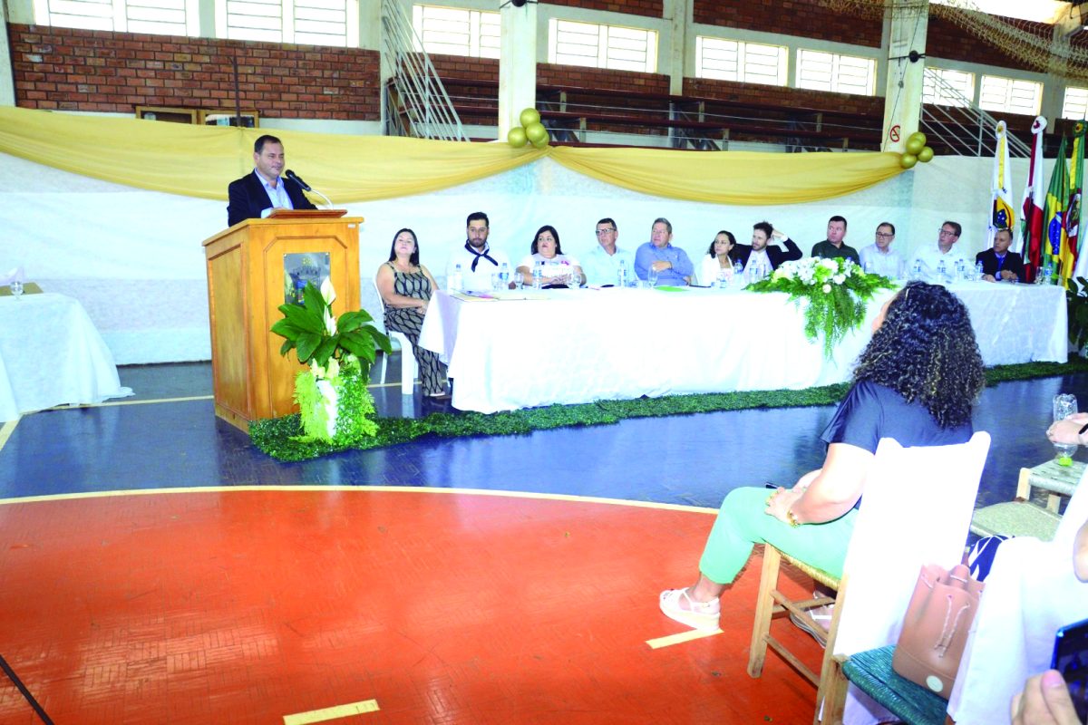 INHACORÁ: Manão e Elésio iniciam mandato como gestores de Inhacorá