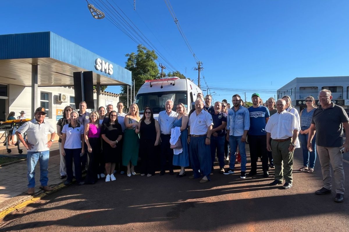 Santo Augusto recebe nova ambulância UTI