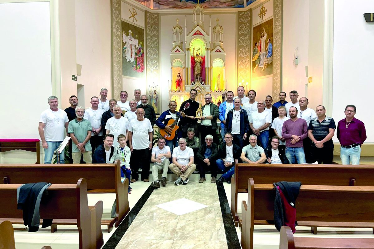 Terço dos Homens completa 17 anos de fé e oração em Santo Augusto