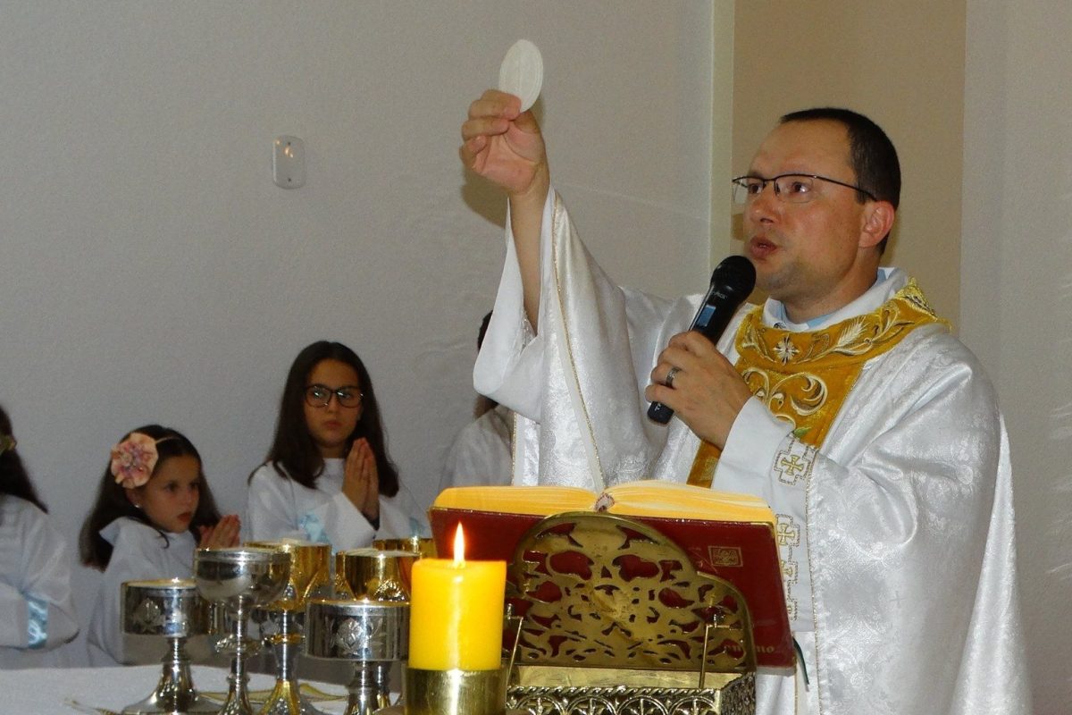 Entrevista | Cônego Jocemar Fontana fala sobre o significado do Corpus Christi e a programação em virtude da previsão de chuva