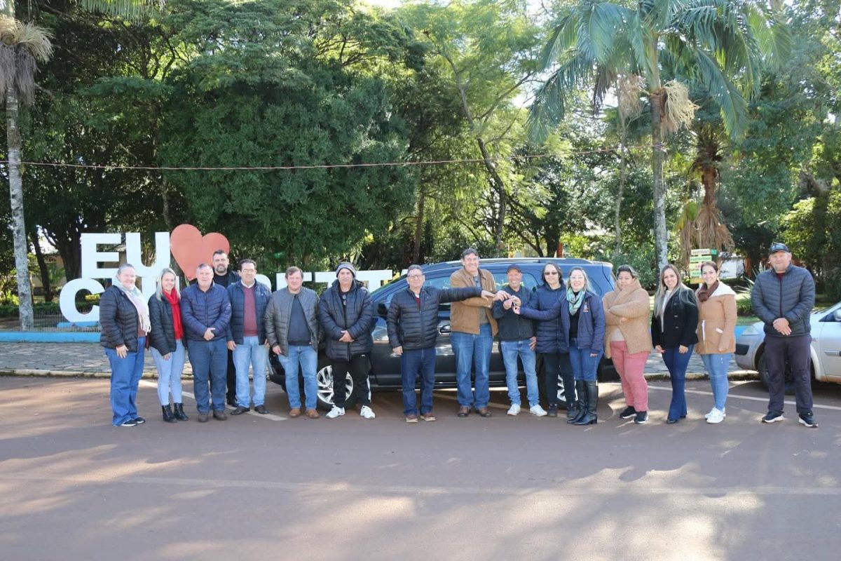 Chiapetta recebe veículo Chevrolet Spin para transporte de pacientes através de emenda parlamentar