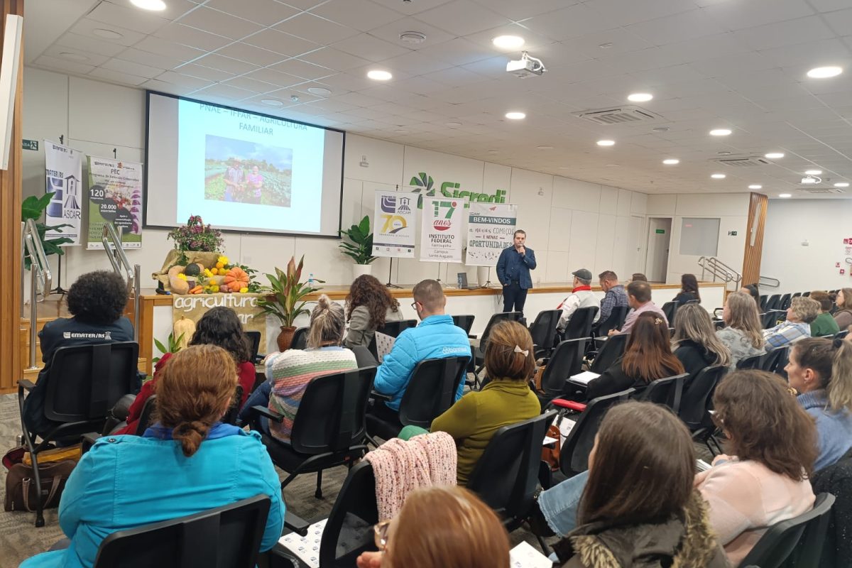 Emater, IFFar e MDA promovem Seminário Regional do PNAE e da Agricultura Familiar