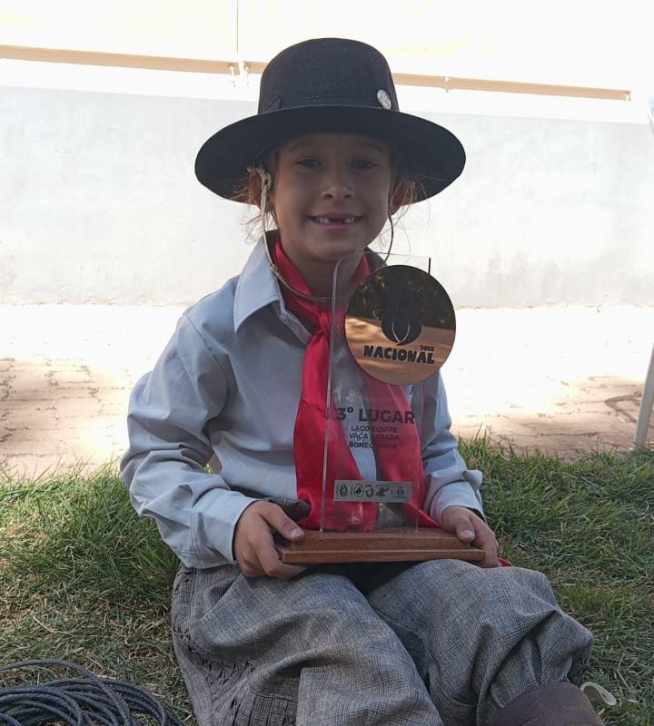 Maria Antônia conquista 3º lugar por equipes na categoria Braço de Ouro – Bonequinha
