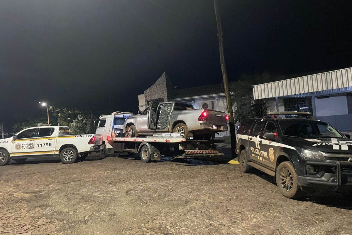 Brigada Militar e Polícia Civil apreendem carga de cigarros contrabandeados e recuperam veículo roubado em Crissiumal
