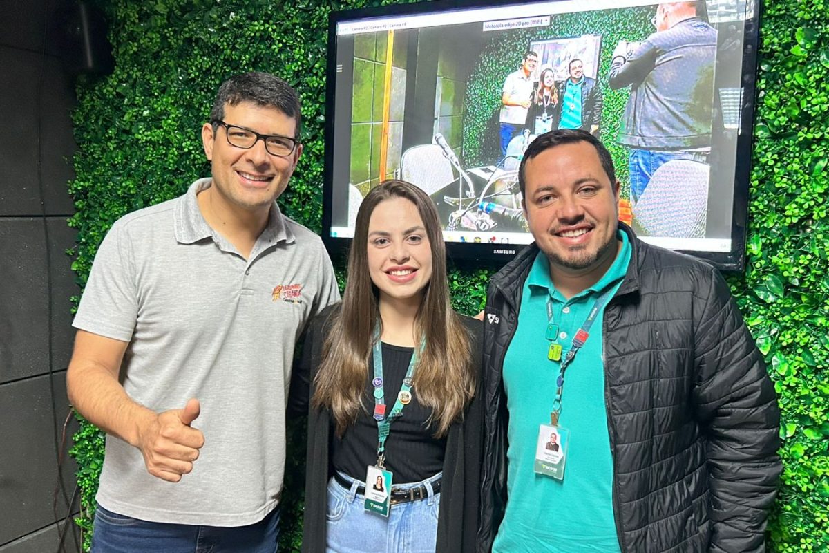 Rádio Ciranda recebe representantes do Sicoob para apresentar campanhas de crédito e orientações para novos associados