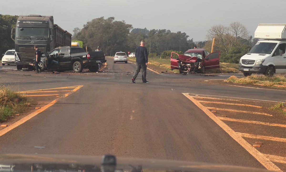 Grave acidente é registrado no trevo da Esquina Boa Vista, em Campo Novo