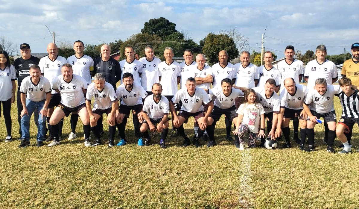Nos pênaltis, Botafogo levanta a taça do Veteranos 50+