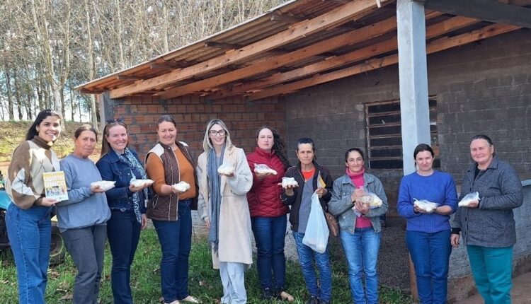 Mulheres do Assentamento 19 de Abril se reúnem em roda de conversa, trocam experiências e fortalecem vínculos com apoio da Emater e SEHAS.