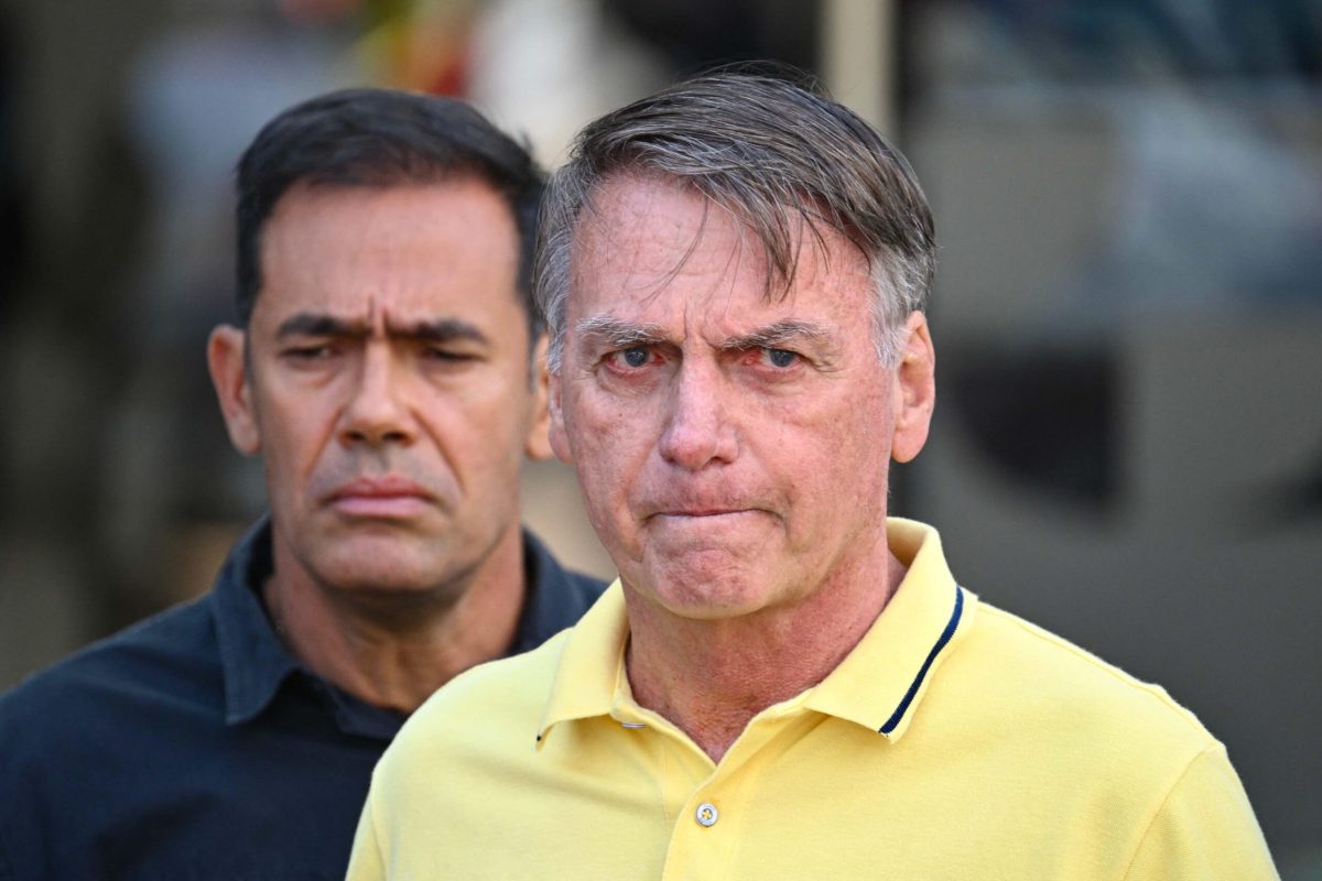Moraes determina monitoramento policial integral de Bolsonaro
