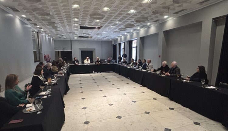 Encontro entre ADI Multimídia e Cremers debate aproximação entre as entidades