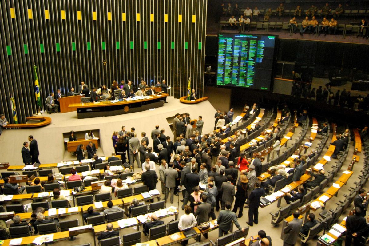 Câmara aprova projeto que permite provas em horário especial por convicção religiosa