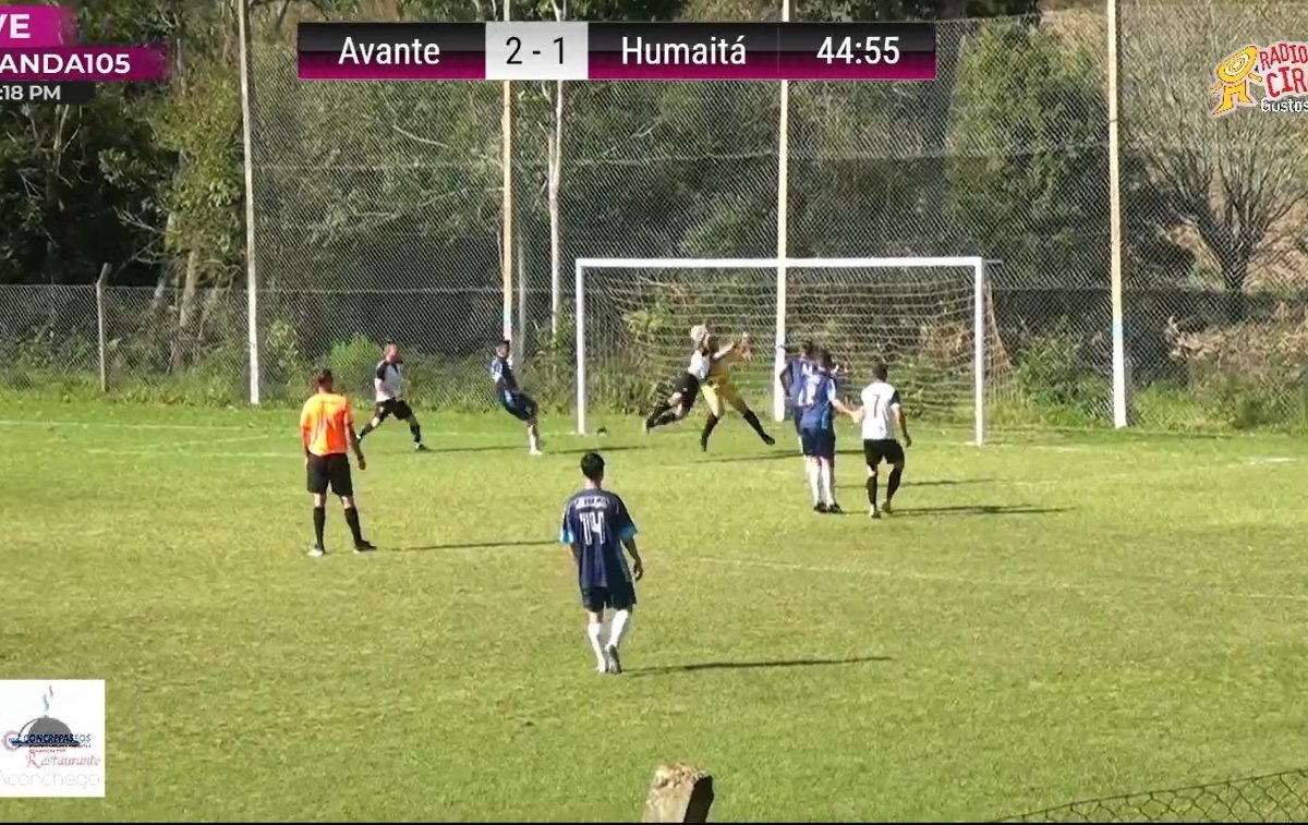 Jogador do Humaitá desmaia após choque em jogo da Copa das Regiões