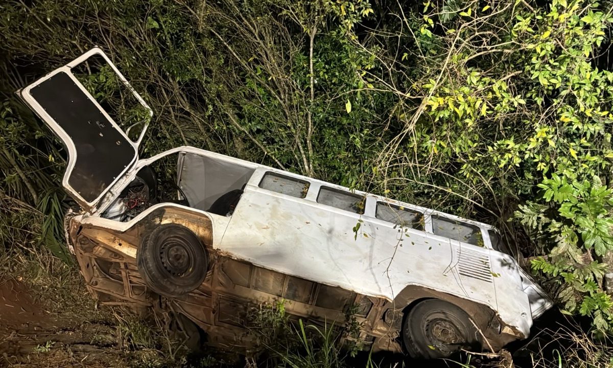 Acidente na BR-472 deixa quatro pessoas feridas; motorista se recusa a fazer teste do etilômetro