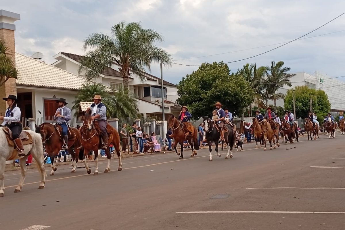 Confira as fotos do Desfile Tradicionalista em Santo Augusto