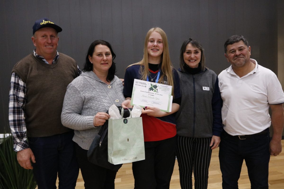 Aluna da EMEF Dom Pedro I conquista 1º lugar em concurso de redação