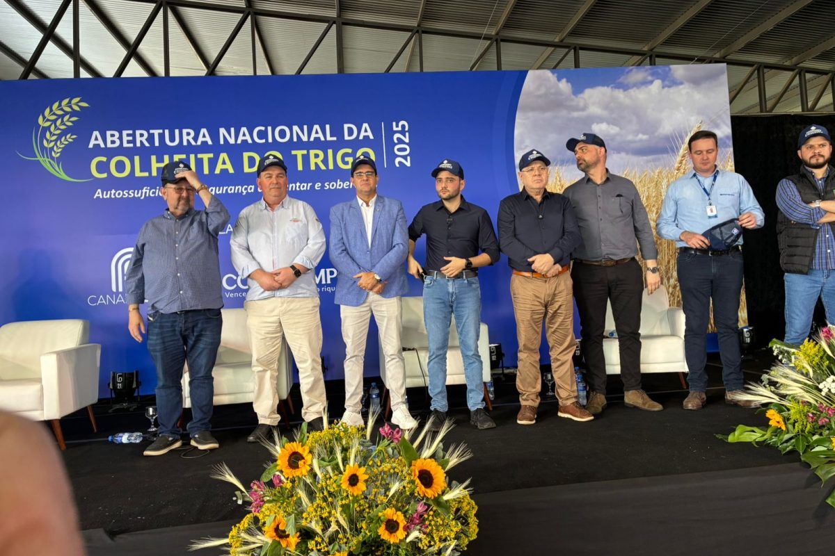 Cotricampo sedia Abertura Nacional da Colheita do Trigo em Campo Novo