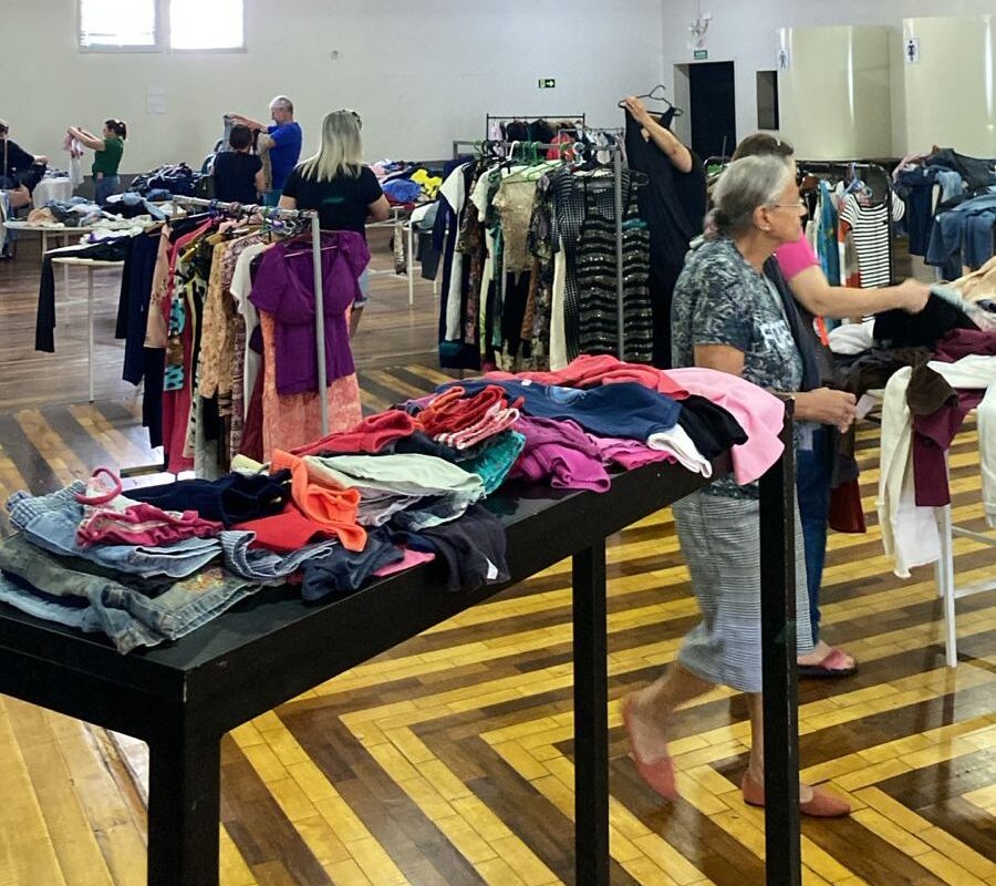 Brechó Solidário do Lions Clube terá super promoção nesta segunda-feira