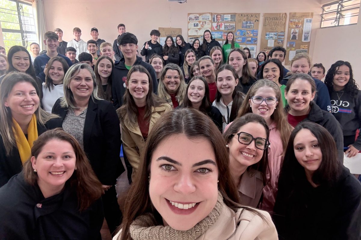 Projeto “OAB Vai à Escola” leva conscientização sobre a violência contra a mulher aos estudantes da região