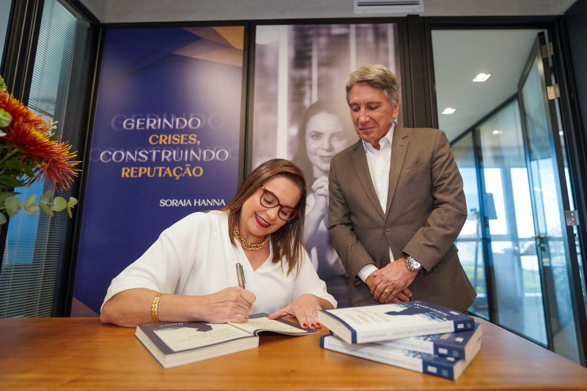 Soraia Hanna recebe lideranças e autoridades em sessão especial de autógrafos de novo livro