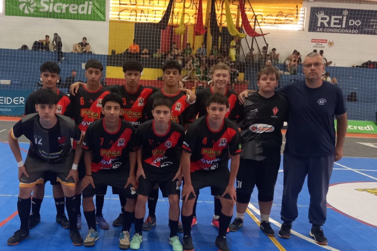 Ginásio de Santo Augusto conquista 2º lugar no Futsal Juvenil Masculino dos JERGS em Três Passos