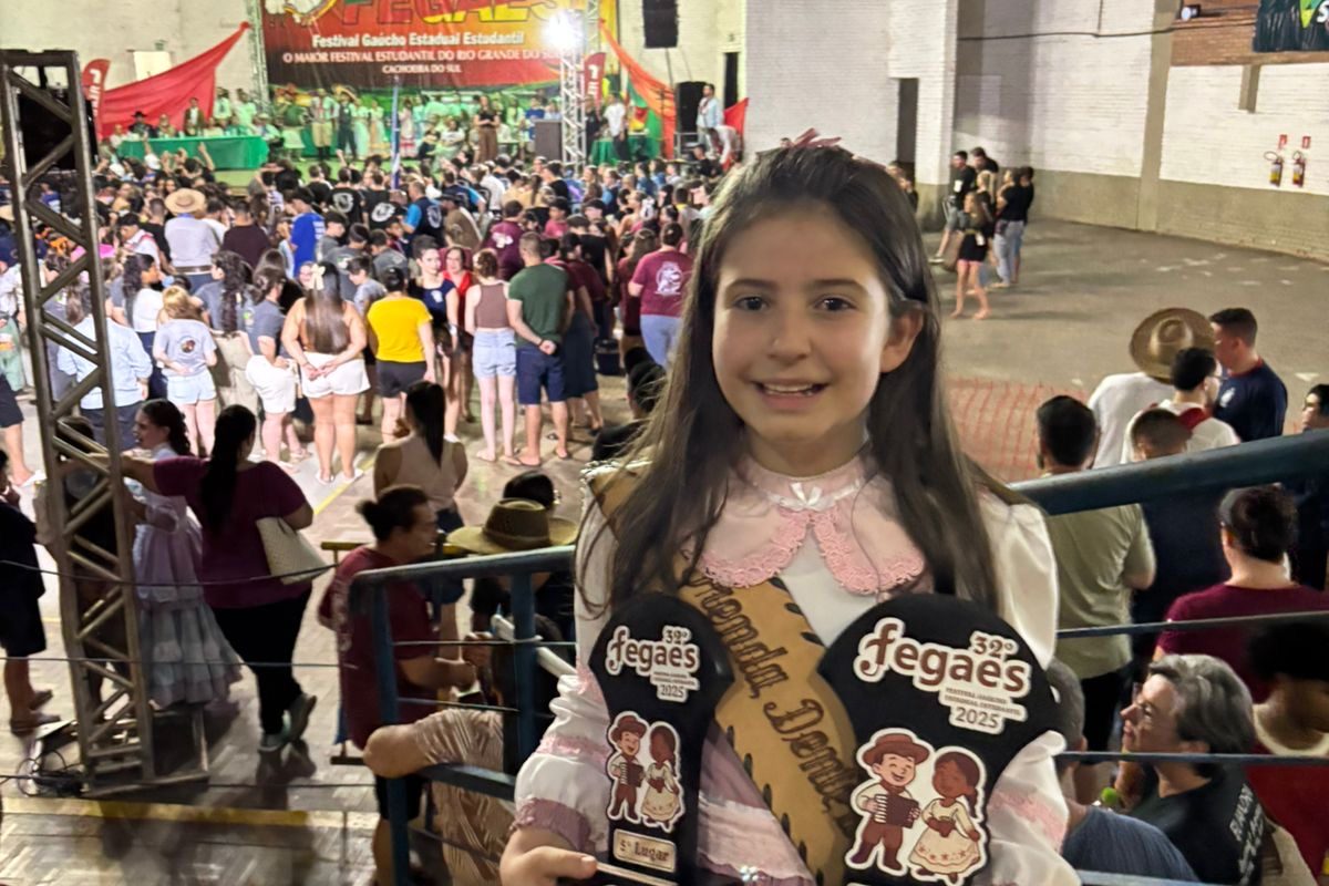 Betina Kiara se destaca no 32º Fegaes e leva três troféus para Santo Augusto