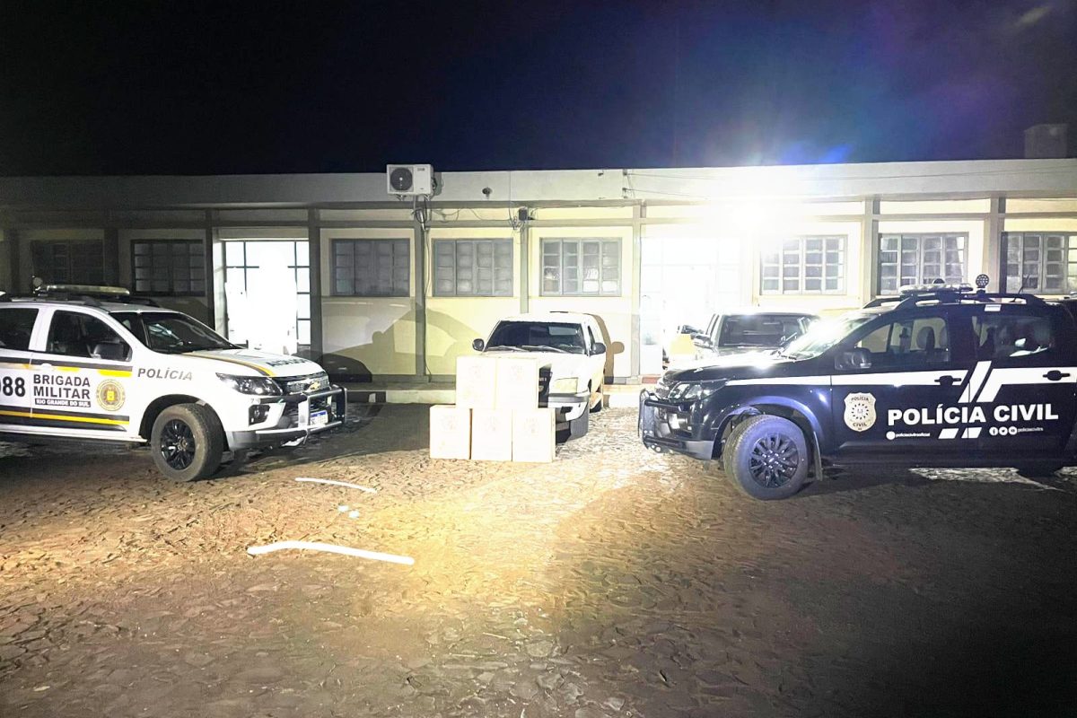 Brigada Militar e Polícia Civil apreendem carga de cigarros contrabandeados em Tiradentes do Sul