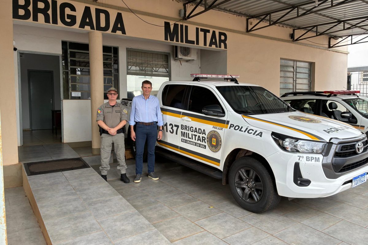 Santo Augusto recebe caminhonete zero quilômetro para a Brigada Militar