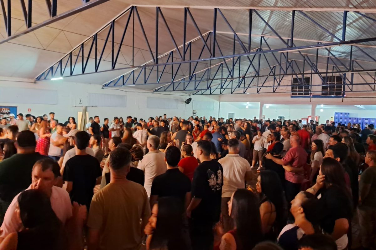 Salão do Nito e Faleiro Produções promovem Super Bailão de Natal em Santo Augusto