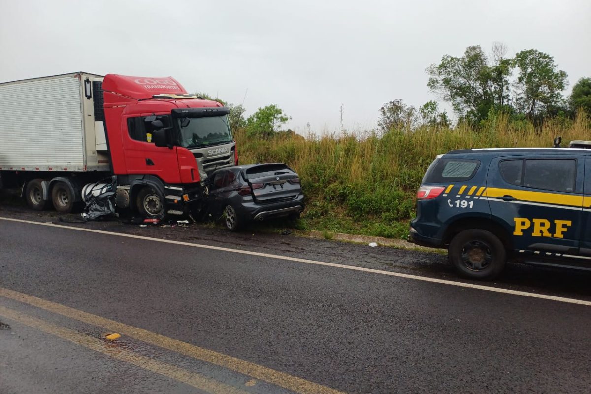 Colisão frontal na BR-285 deixa três mortos em Caibaté