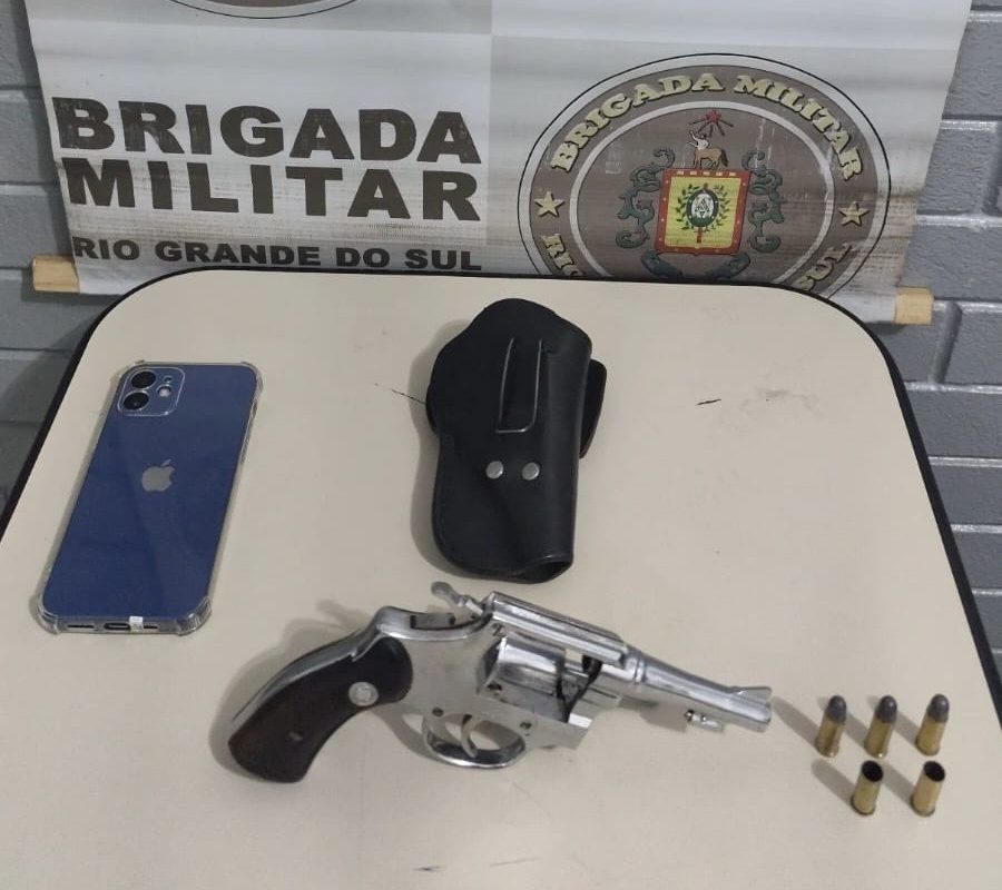 Brigada Militar prende homem por porte ilegal de arma de fogo em Miraguaí