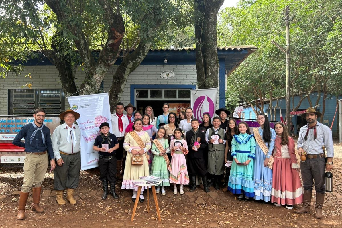 Vereadoras promovem ação de conscientização sobre violência contra a mulher durante rodeio em Santo Augusto