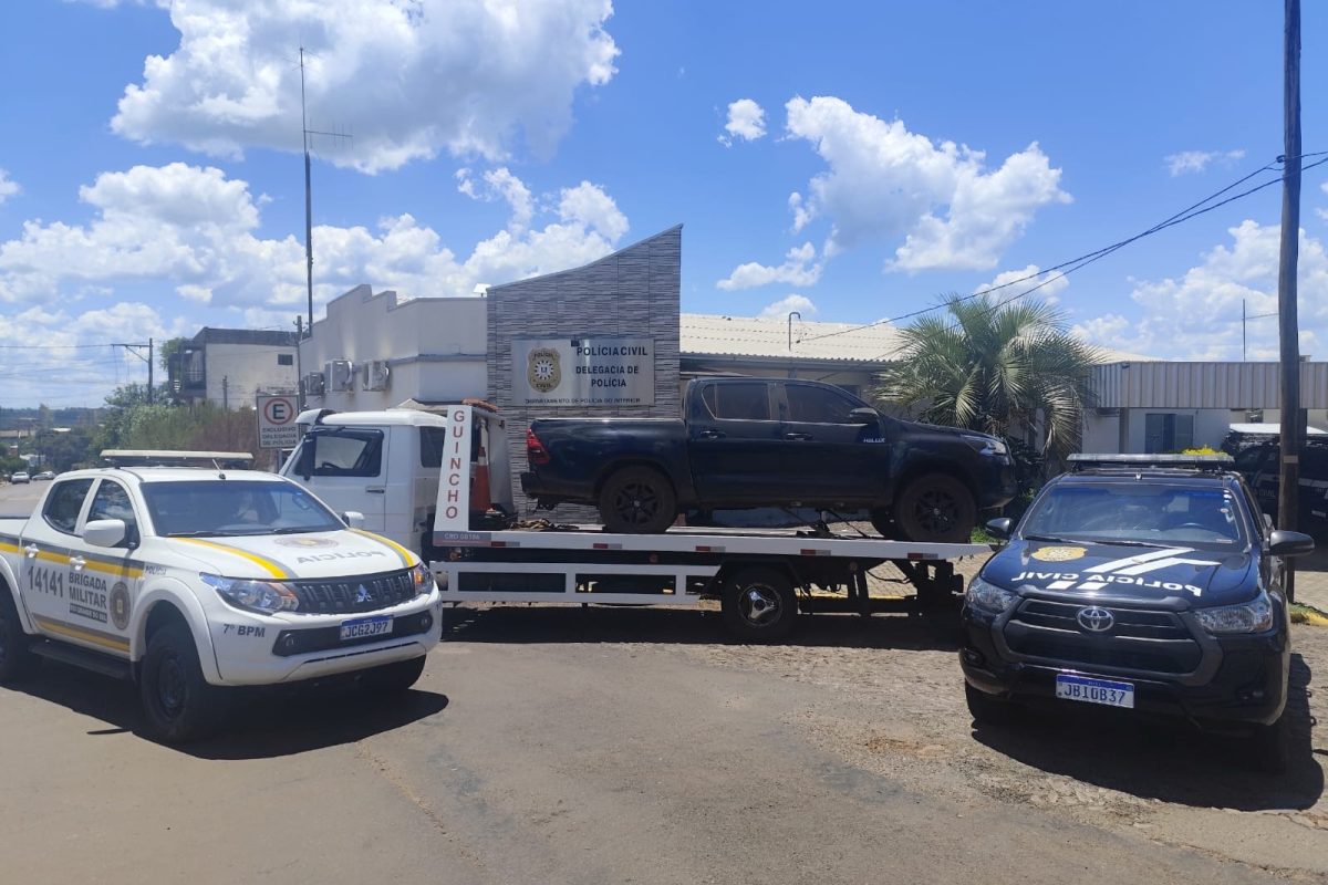Brigada Militar e Polícia Civil prendem mulher por receptação e recuperam caminhonete furtada em Três Passos