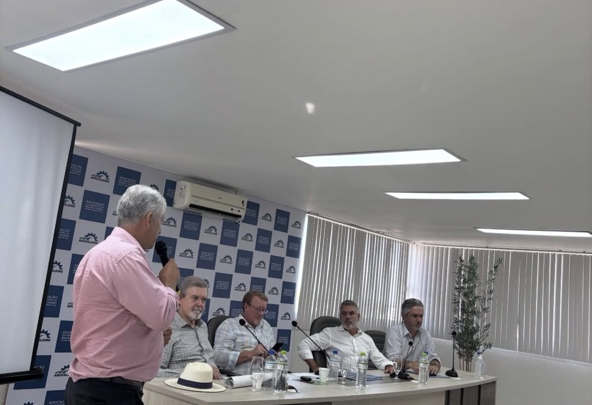 Prefeitos da Região Celeiro participam de reunião na AMUCELEIRO sobre abastecimento de água
