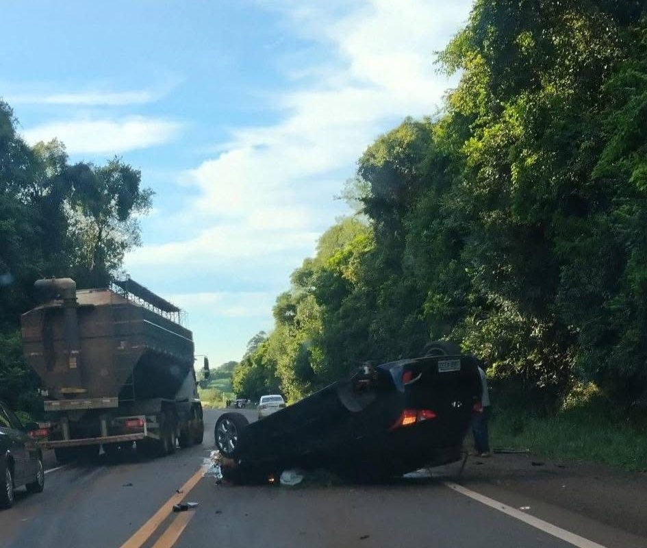 Urgente: Colisão com capotamento é registrada na BR-468 em Campo Novo