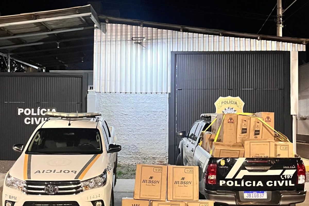 Brigada Militar e Polícia Civil apreendem 15 mil maços de cigarros contrabandeados em Tiradentes do Sul