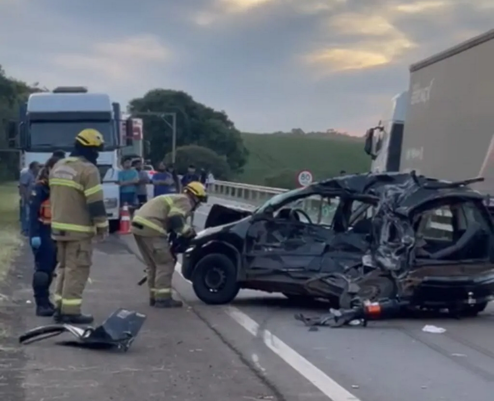 Colisão na BR-285 deixa dois mortos e três feridos em Carazinho