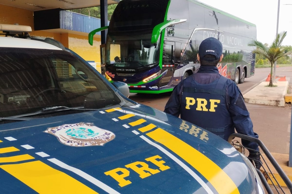 PRF autua motorista de ônibus por recusa ao bafômetro Em Ijuí